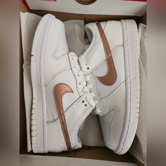 Nike Dunk Low White Pink (GS) - Picture 1 of 12